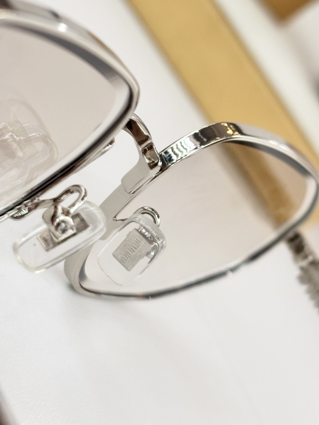 MIU MI*MOD：MU 174AVSize：56口21-142