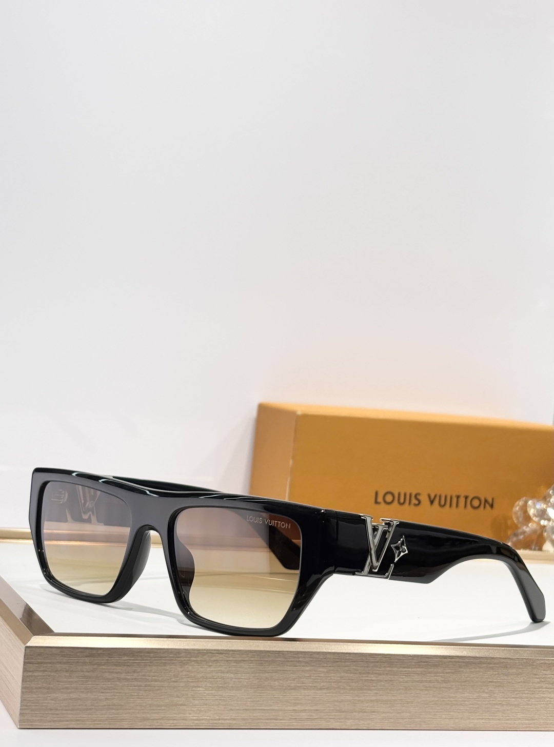 LOUIS VUITTONMOD：Z2873USize：57口18 145