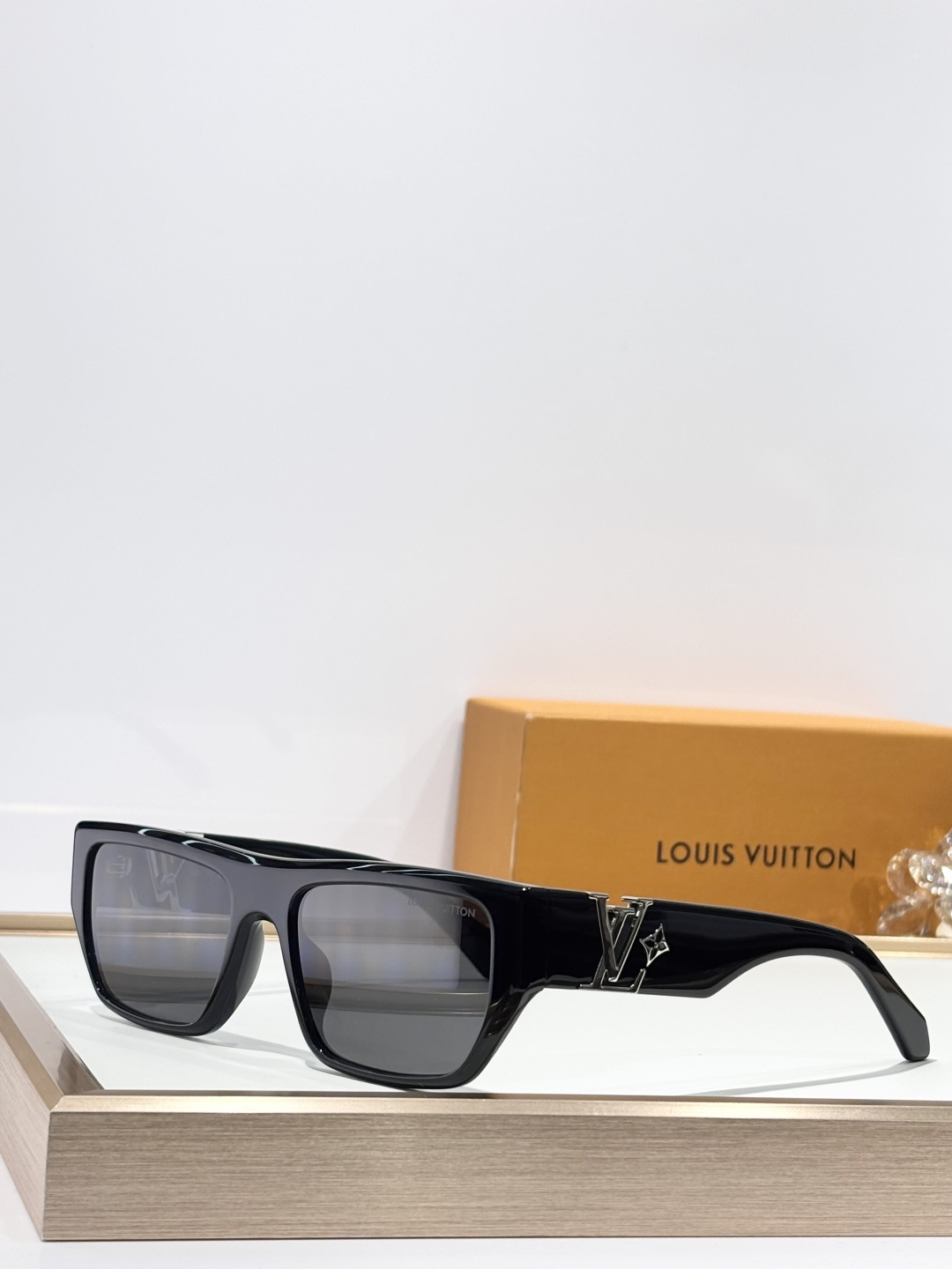 LOUIS VUITTONMOD：Z2873USize：57口18 145