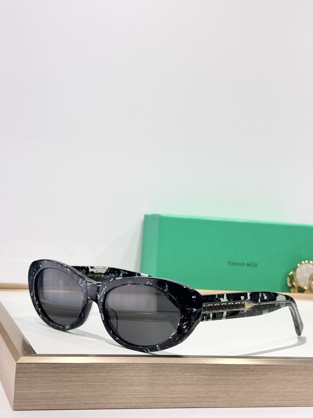 TIFFANY&Co.MODEL：TF4236USIZE：56口18-143