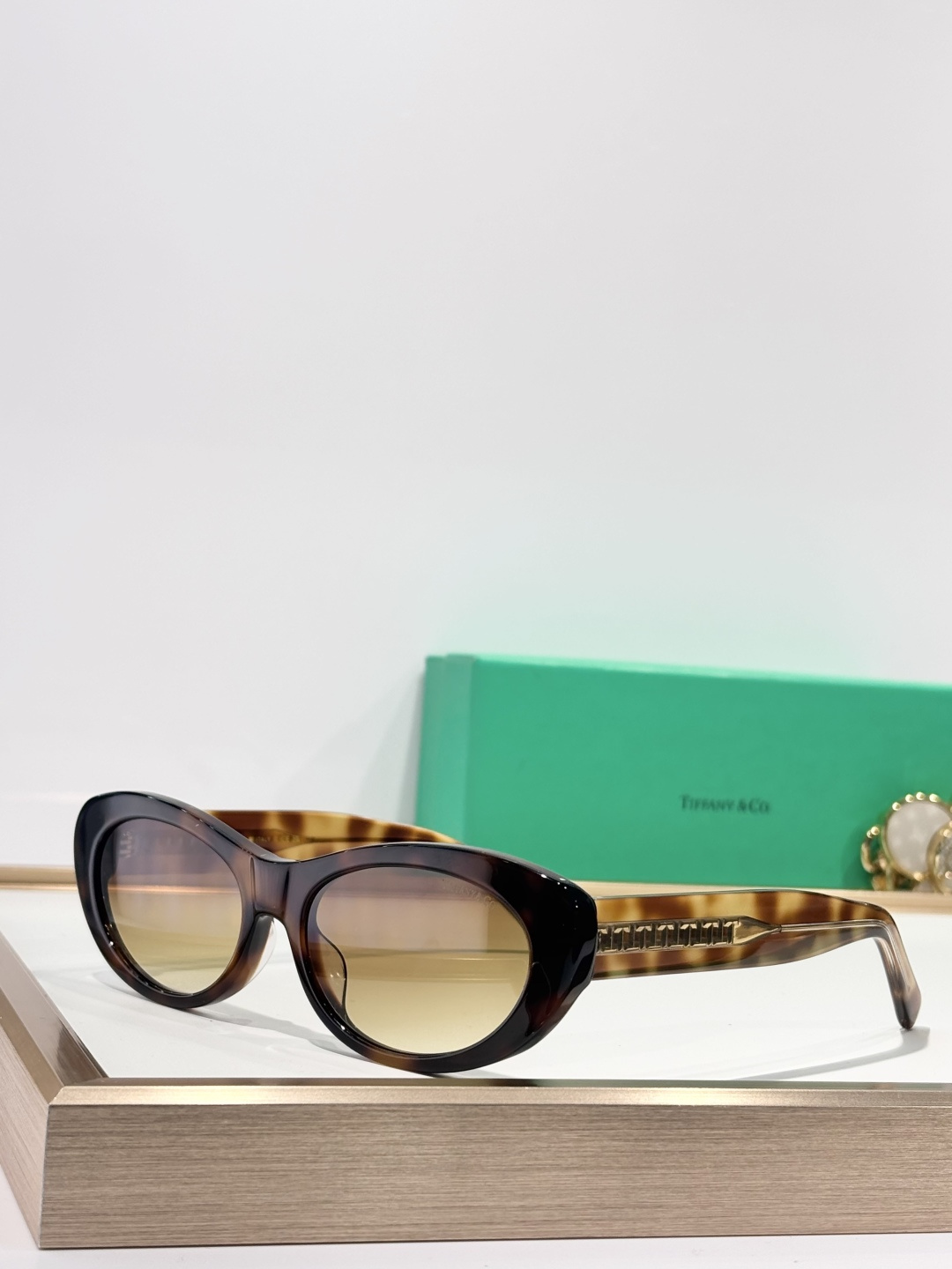 TIFFANY&Co.MODEL：TF4236USIZE：56口18-143