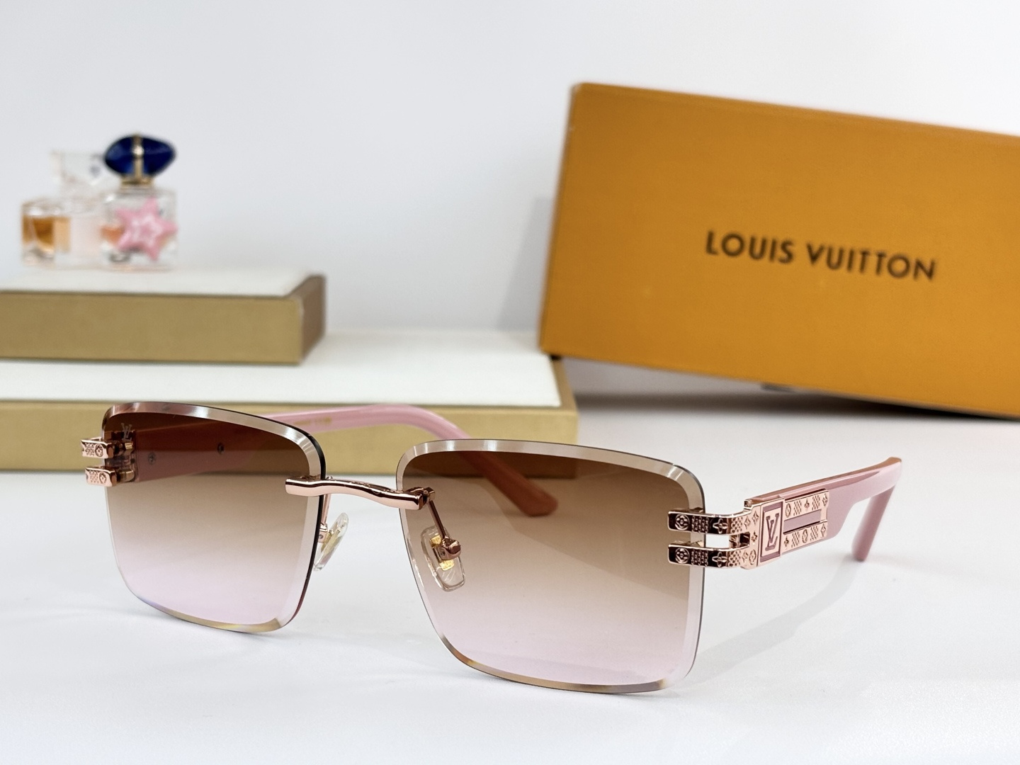 LOUIS VUITTONMODEL：Z21944ESIZE：60口17-145。