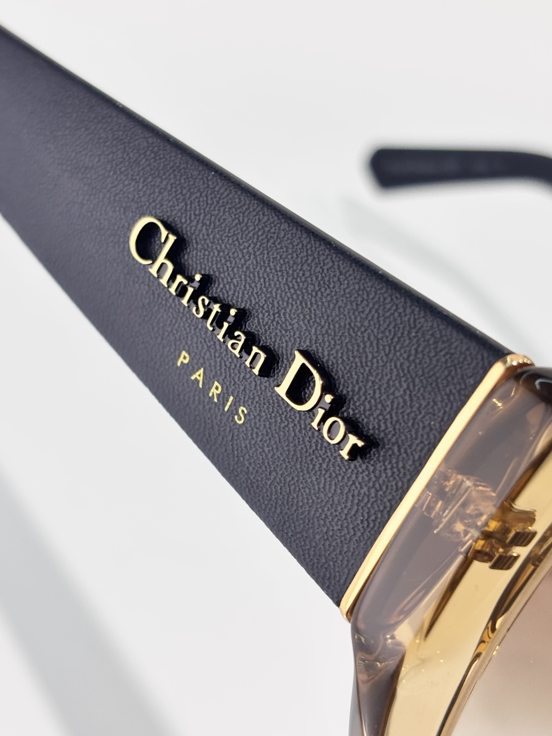 DIO* MOD：DiorOmbre S2FSize：53口19 145