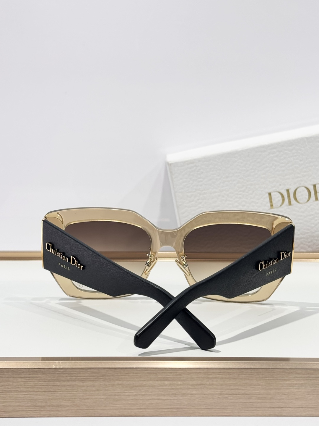 DIO* MOD：DiorOmbre S2FSize：53口19 145