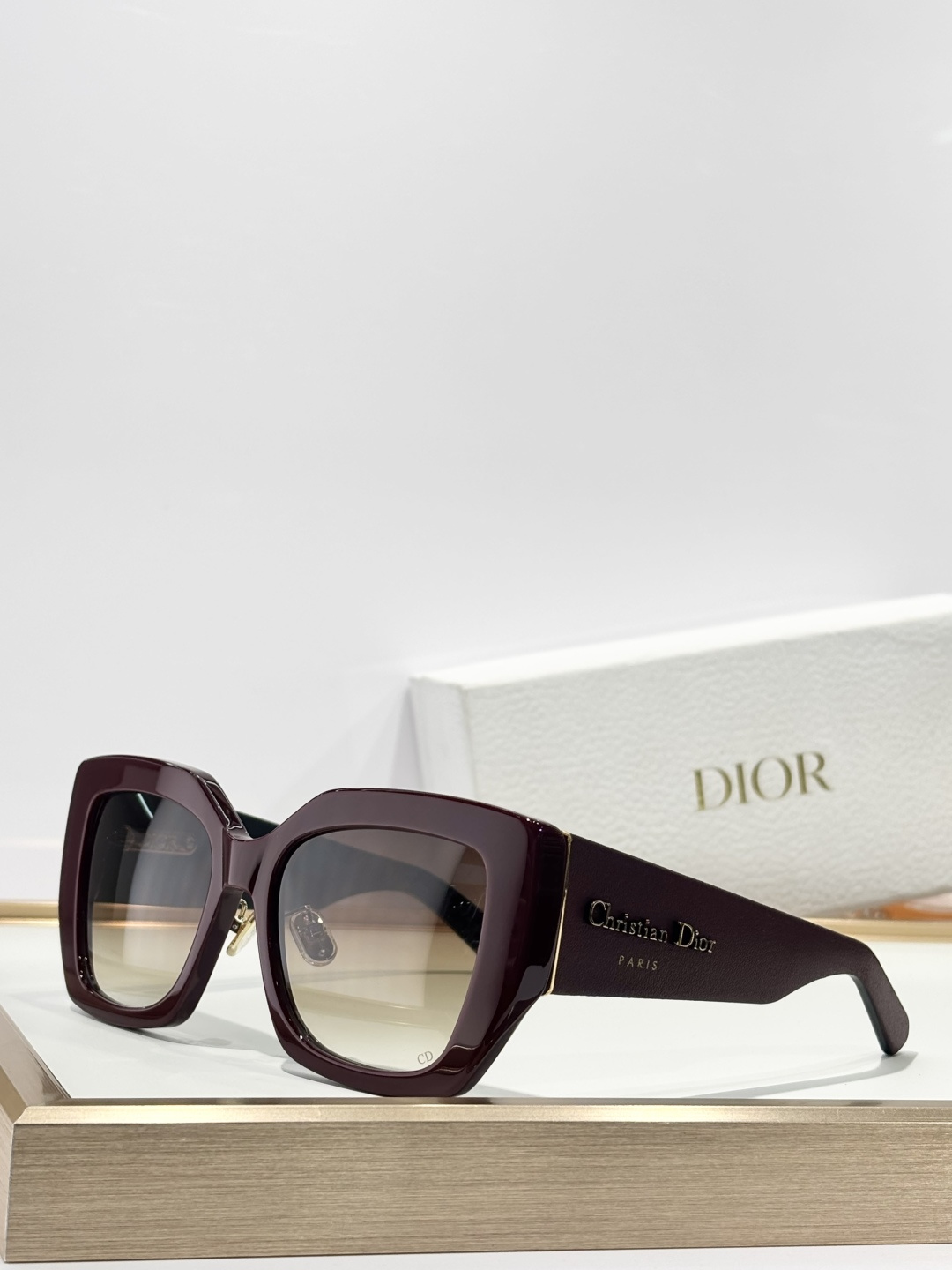 DIO* MOD：DiorOmbre S2FSize：53口19 145