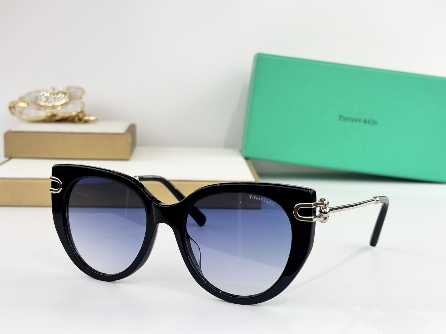 TIFFANY&Co.MODEL：TF4232SIZE：52口19-140