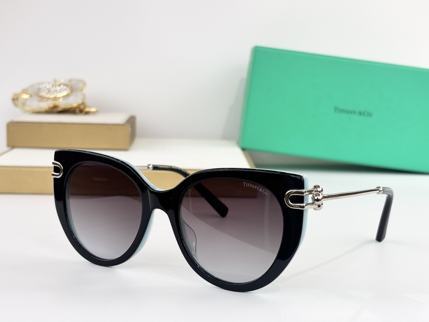 TIFFANY&Co.MODEL：TF4232SIZE：52口19-140