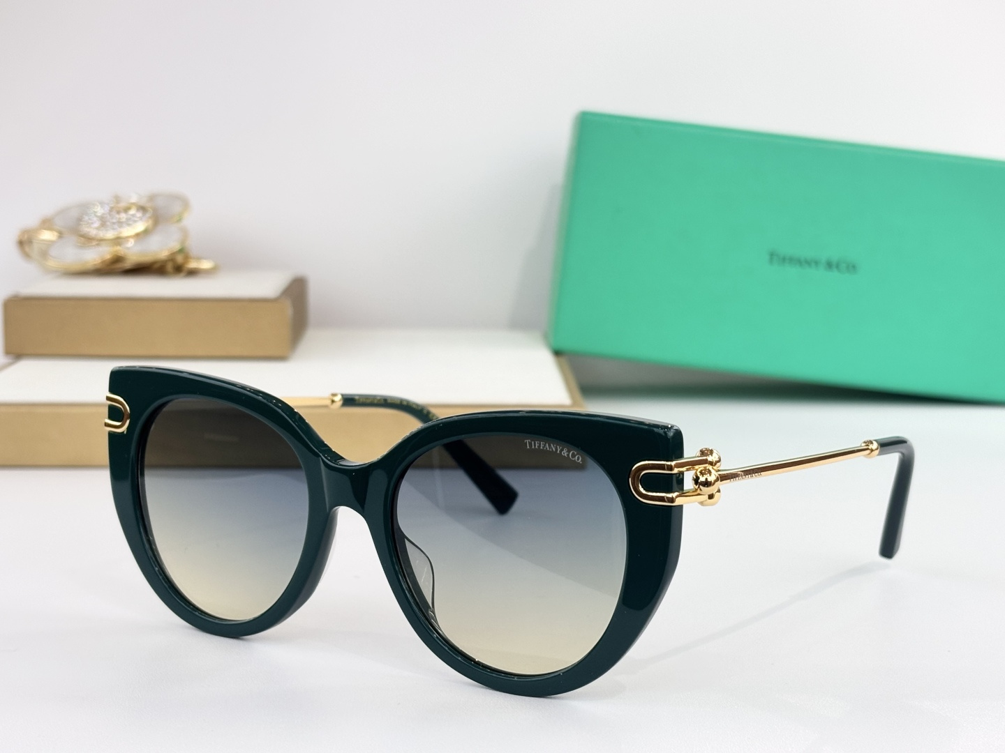 TIFFANY&Co.MODEL：TF4232SIZE：52口19-140