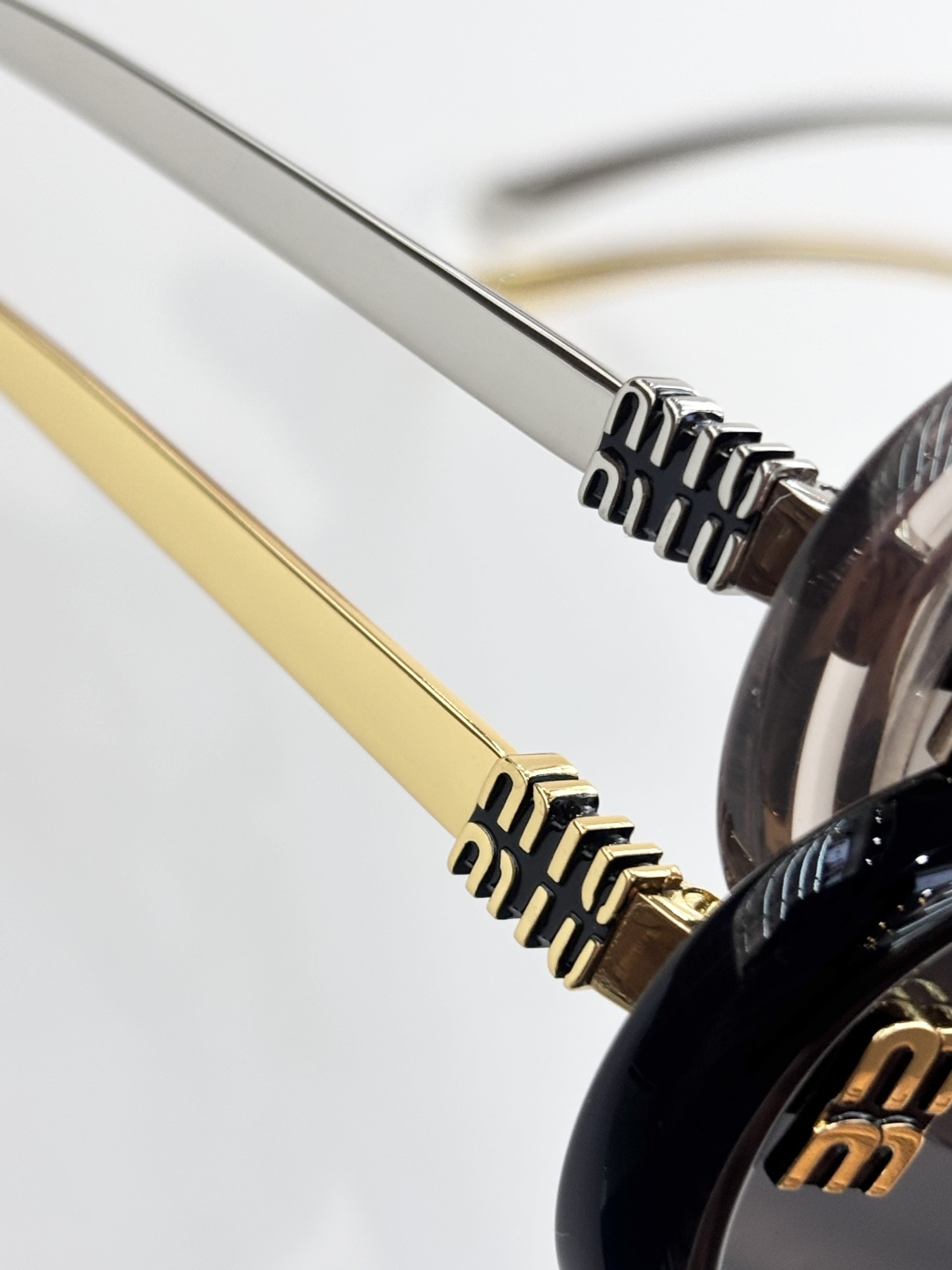 MIU MI*MODEL：MU 1895L SIZE：61口18-145