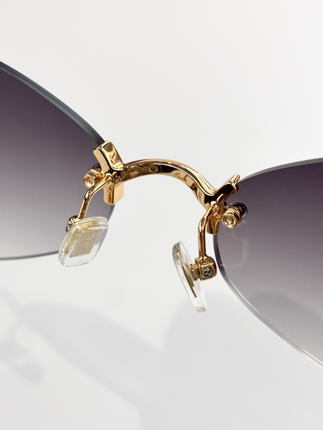 MIU MI*MOD：MU 167AVSize：62口19 143