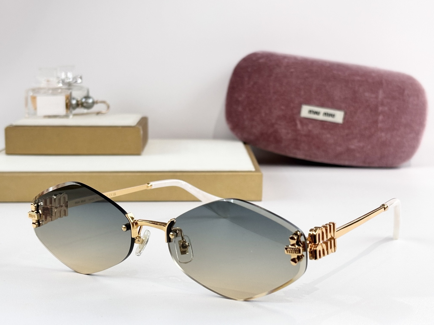 MIU MI*MOD：MU 167AVSize：62口19 143