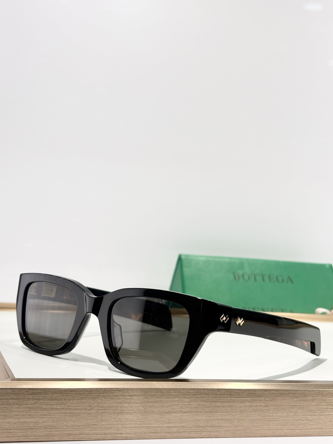 BOTTEGA VENET* MODEL：BV1393S SIZE：50口22-130