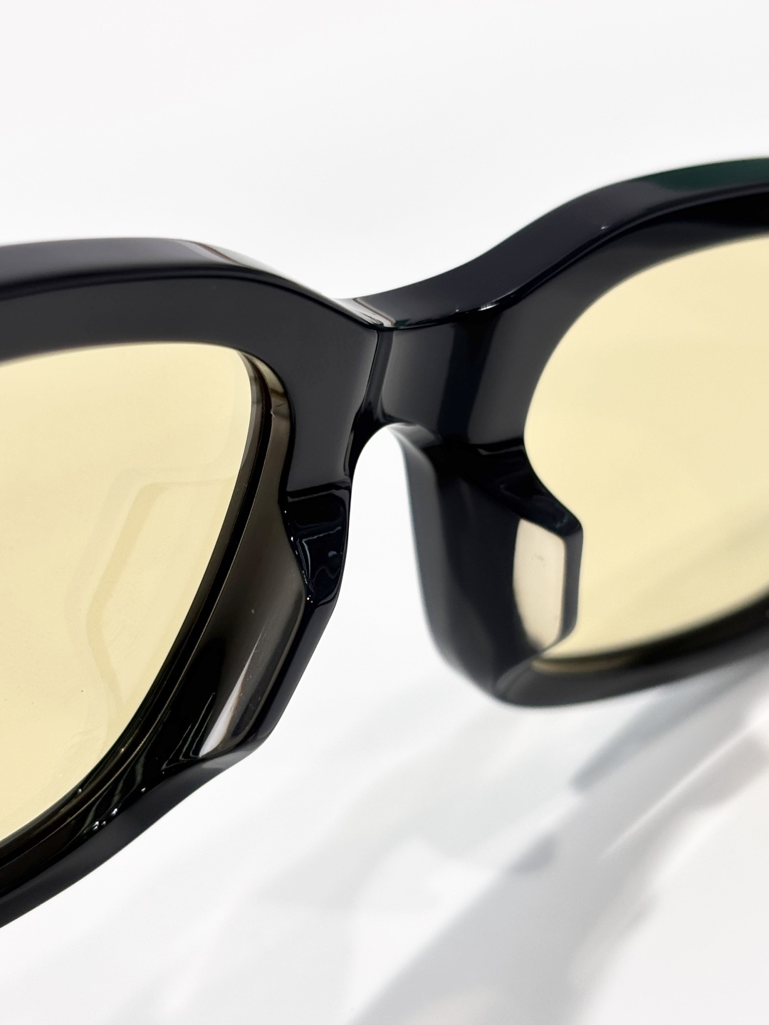 BOTTEGA VENET* MODEL：BV1393S SIZE：50口22-130