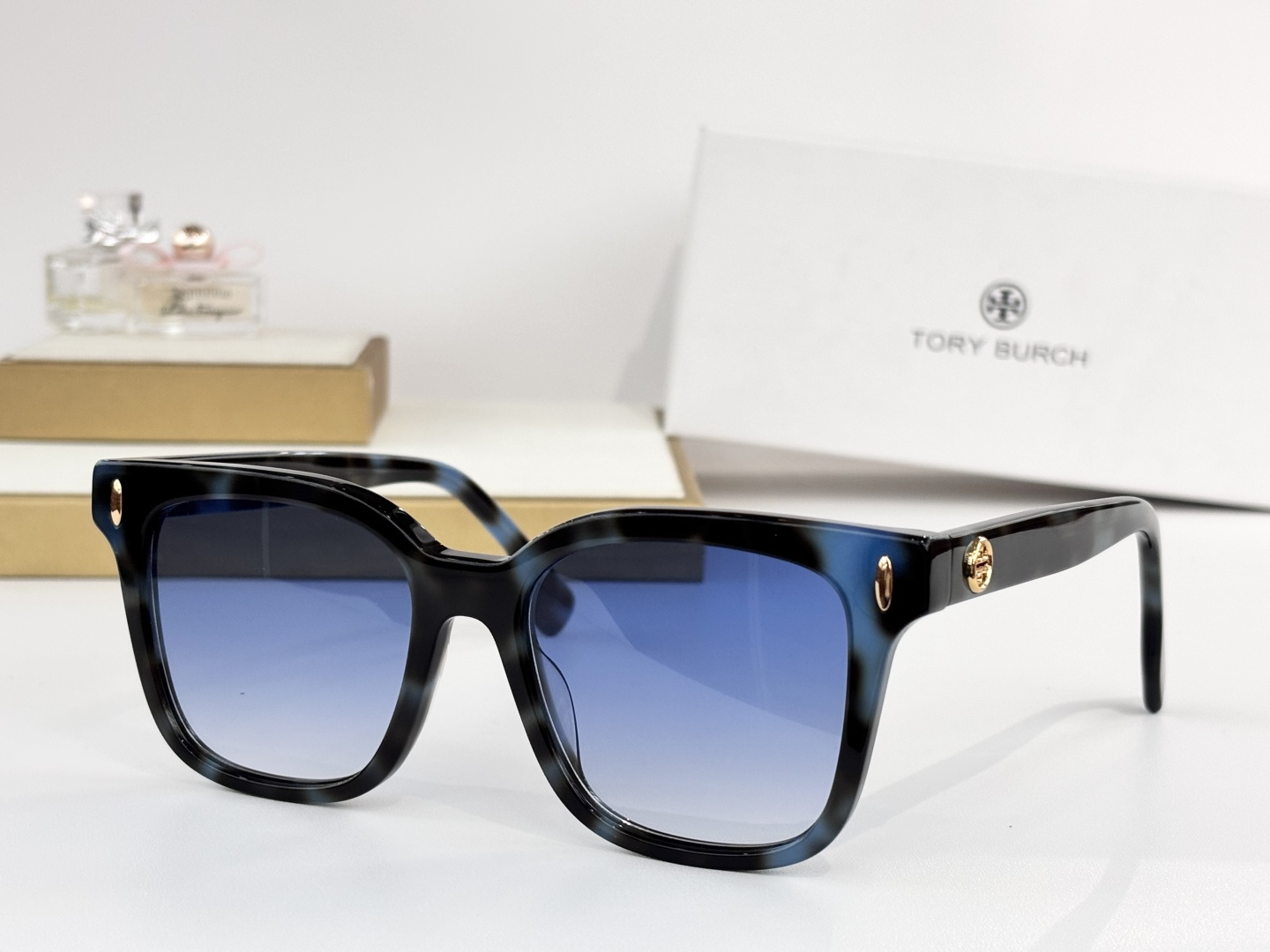 _dei9sOvyNndXKl7LX80dMZM3mDq4IBPEE4tUoIQ