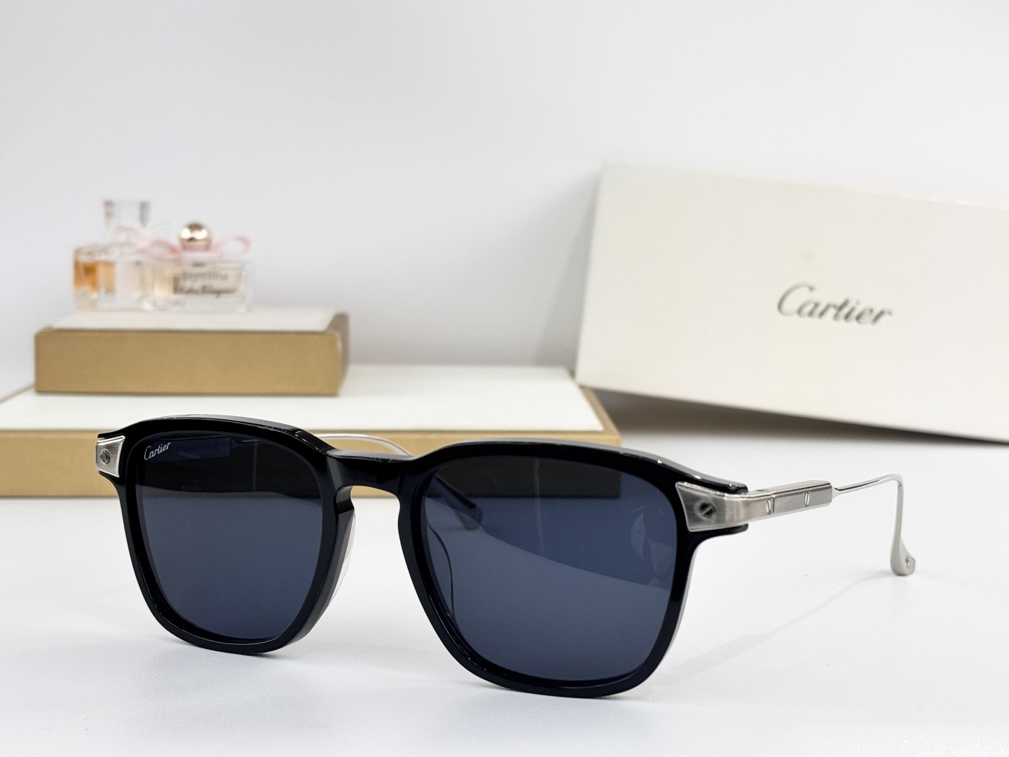 Cartie*MOD：CT0611OSize：52口20 145