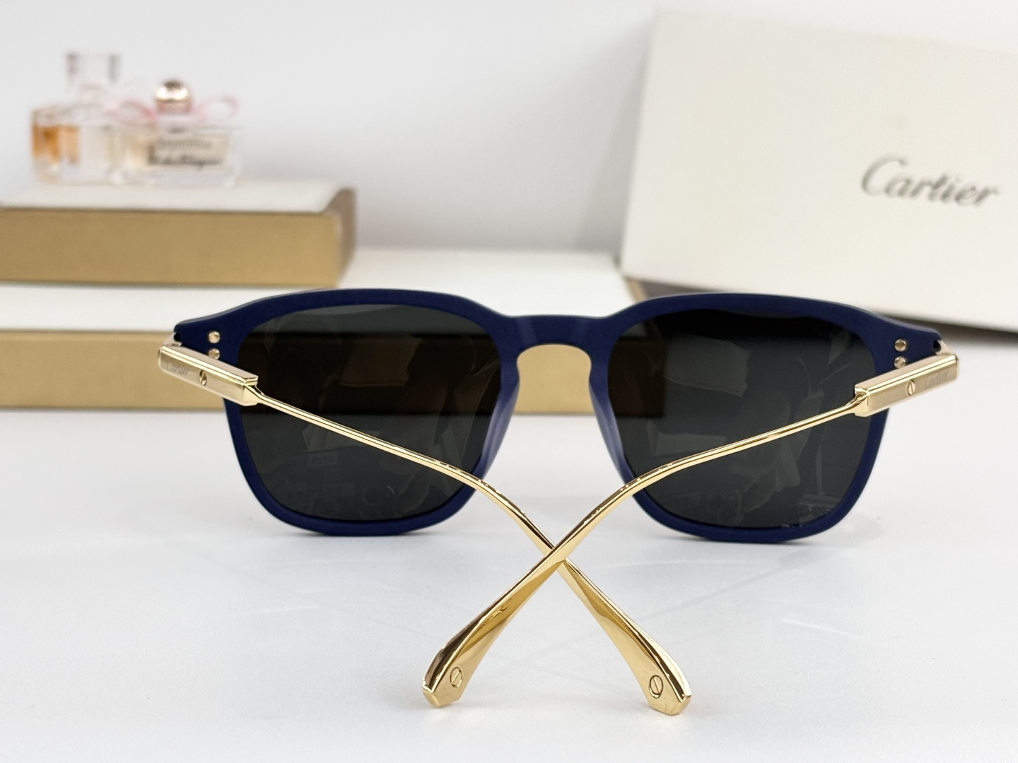 Cartie*MOD：CT0611OSize：52口20 145