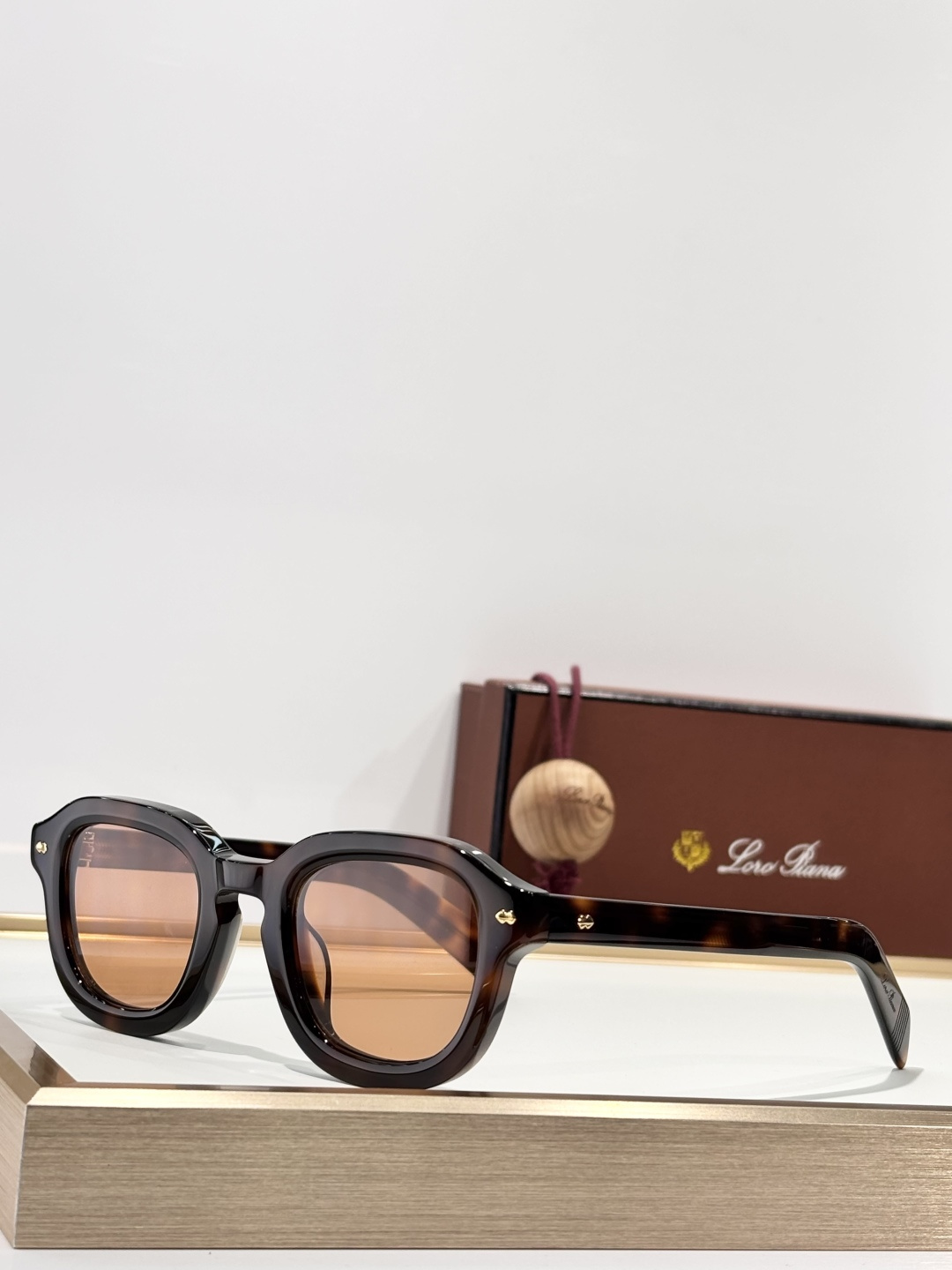 ￼ Original quality眼镜界“天花板”Loro PianaMod：ANDRE SIZE：4