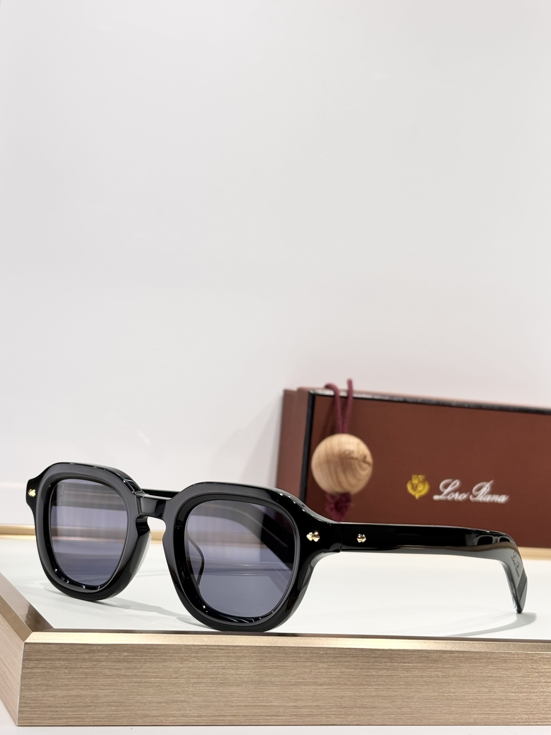 ￼ Original quality眼镜界“天花板”Loro PianaMod：ANDRE SIZE：4