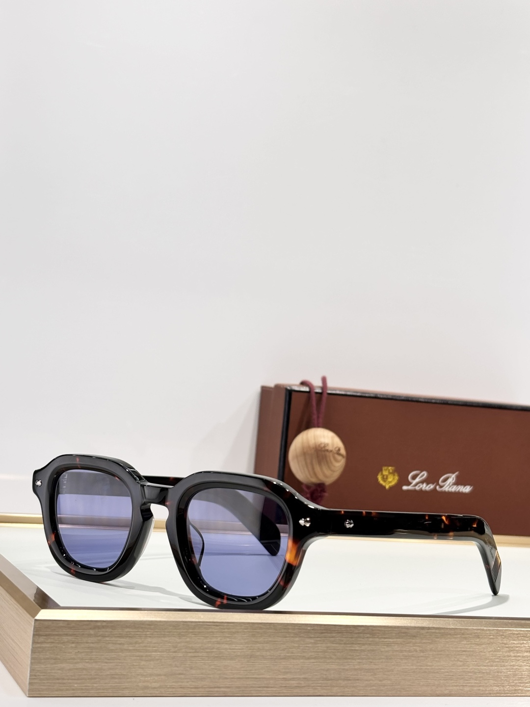 ￼ Original quality眼镜界“天花板”Loro PianaMod：ANDRE SIZE：4