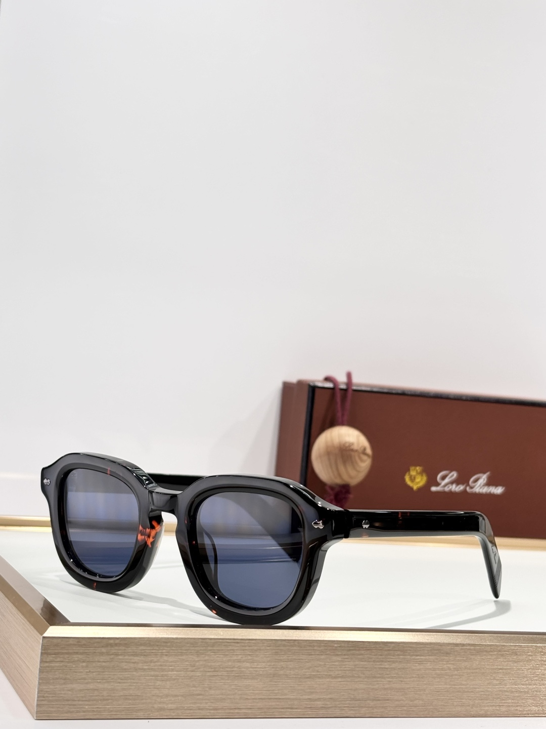 ￼ Original quality眼镜界“天花板”Loro PianaMod：ANDRE SIZE：4