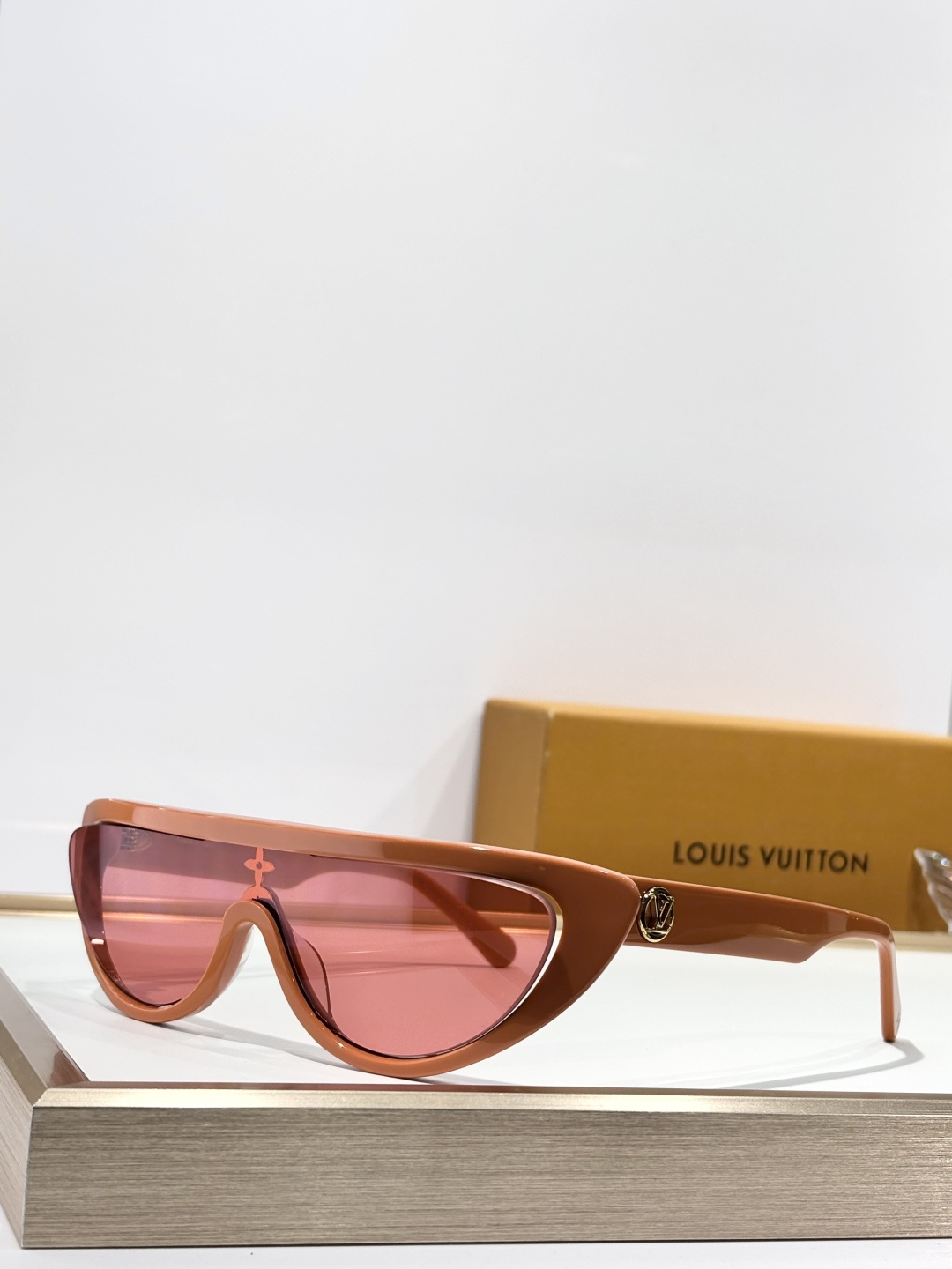 LOUIS VUITTOZ2218USize:123-0-145