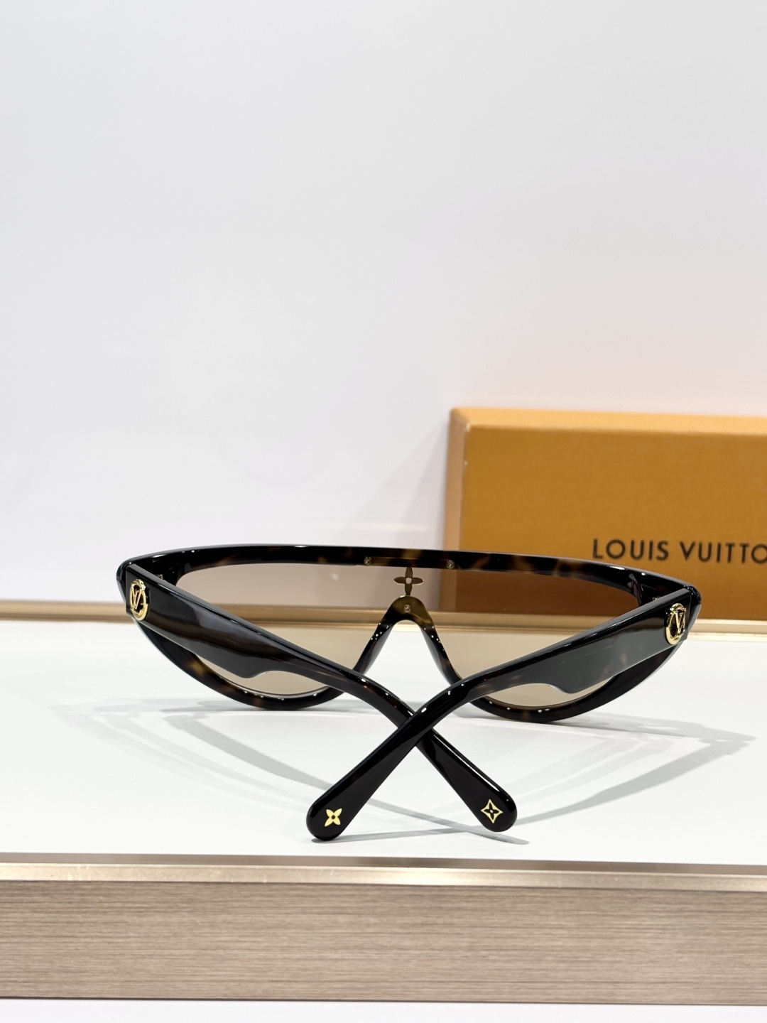 LOUIS VUITTOZ2218USize:123-0-145