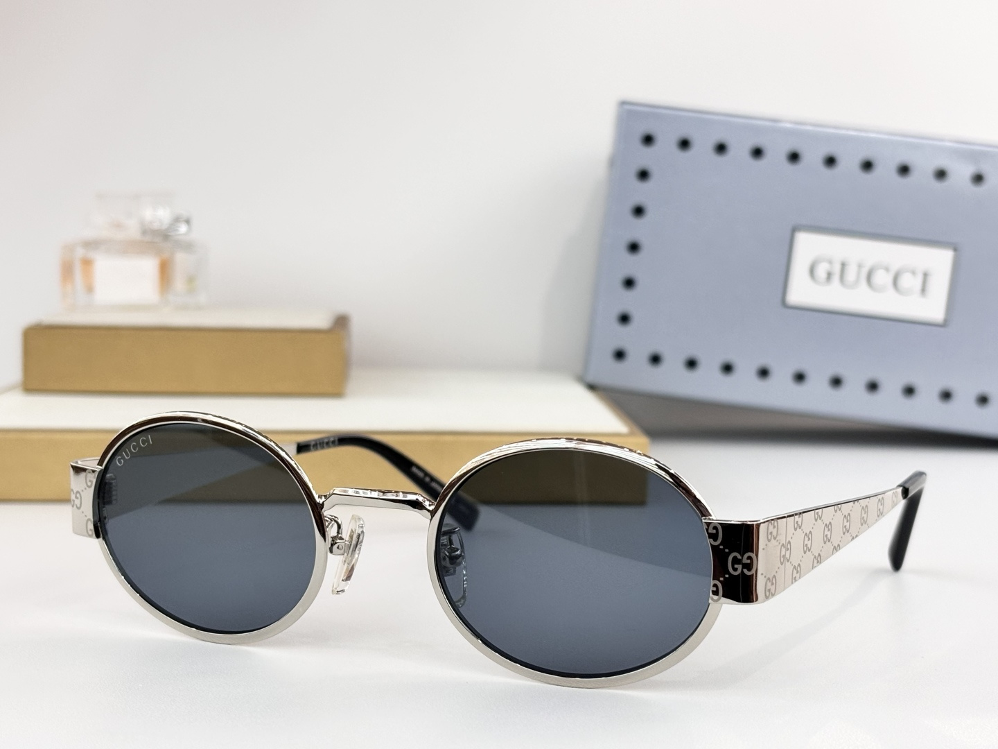 GUCC*MODEL：GG1854SSIZE：51口23-145。