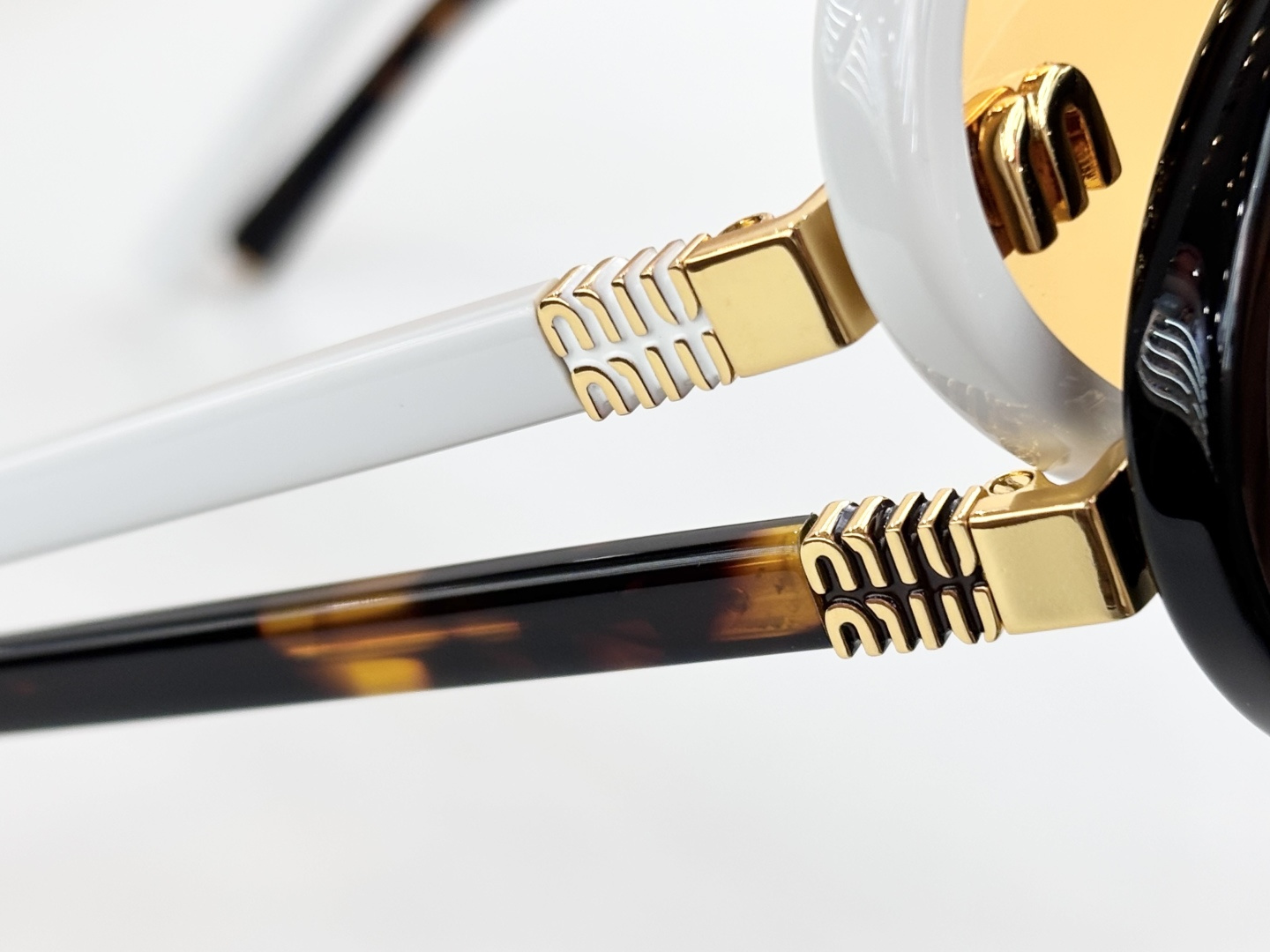 MIU MI*MODEL：MU 154AVSIZE：58口22-143