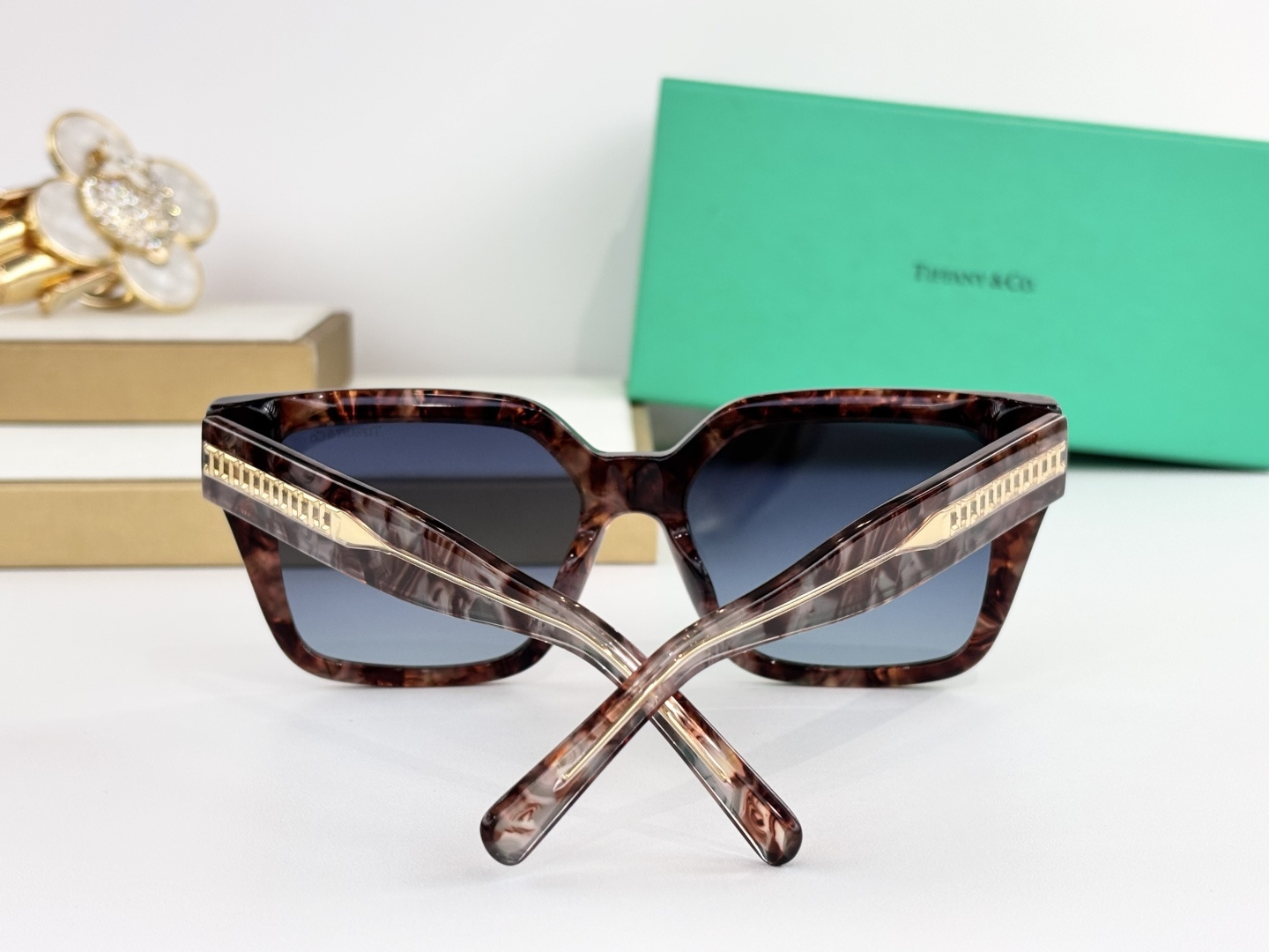 TIFFANY&Co.MODEL：TF4235SIZE：55口18-143