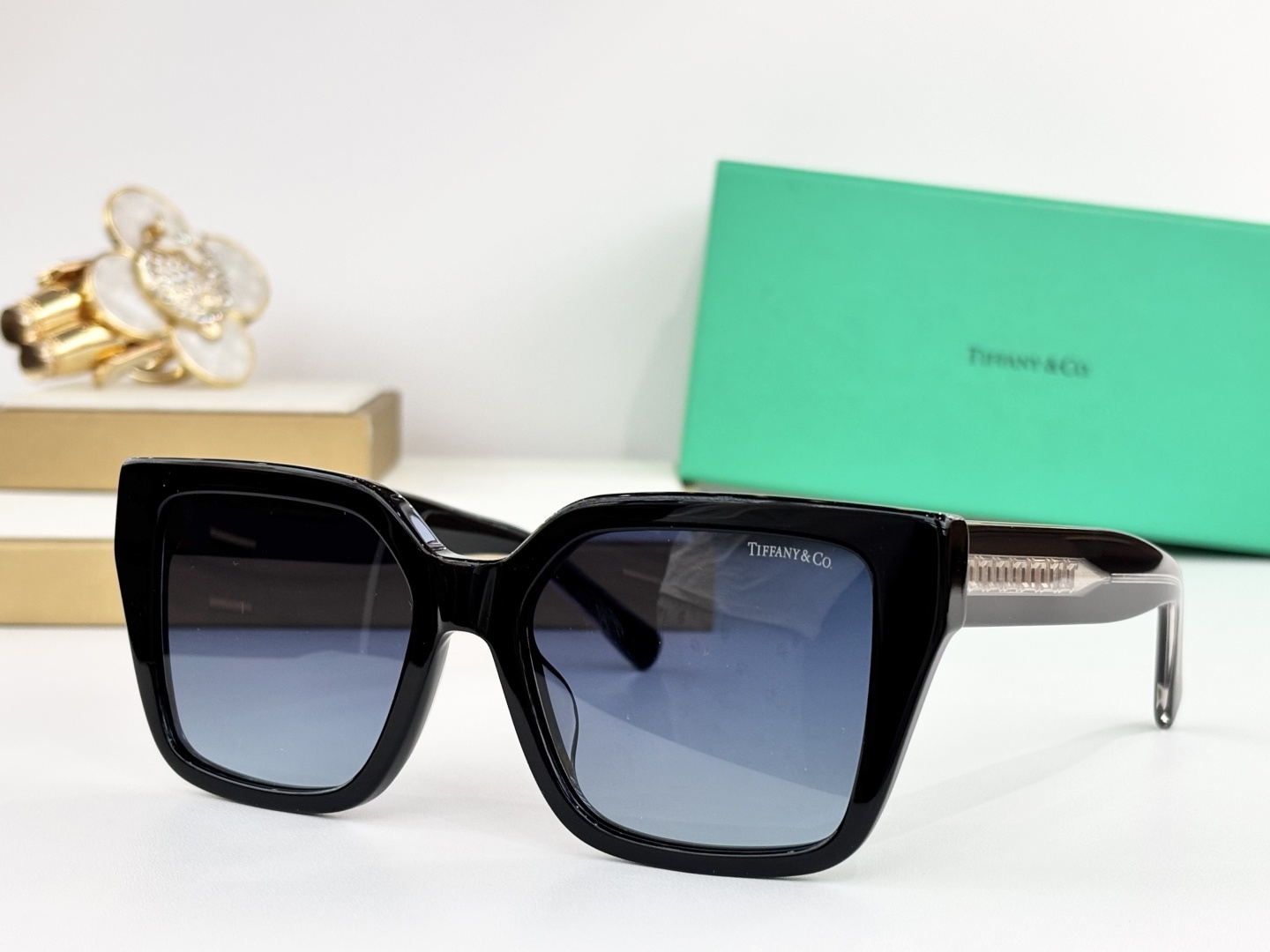 TIFFANY&Co.MODEL：TF4235SIZE：55口18-143