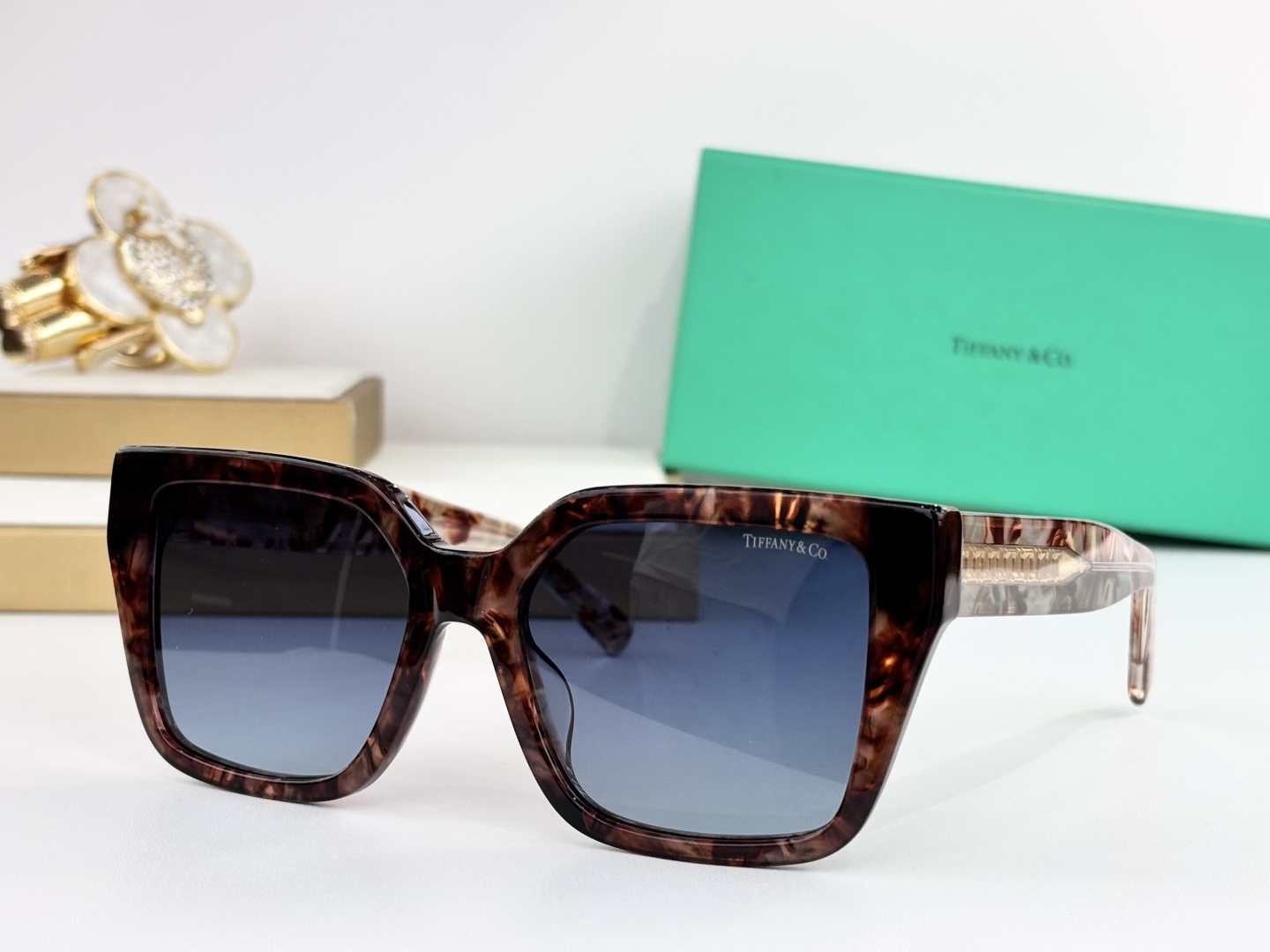 TIFFANY&Co.MODEL：TF4235SIZE：55口18-143