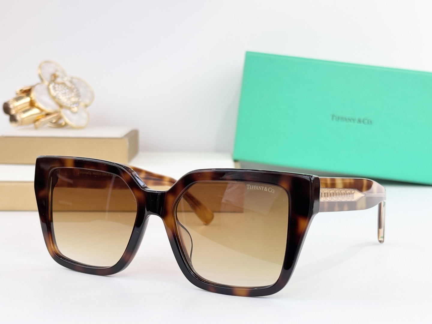 TIFFANY&Co.MODEL：TF4235SIZE：55口18-143