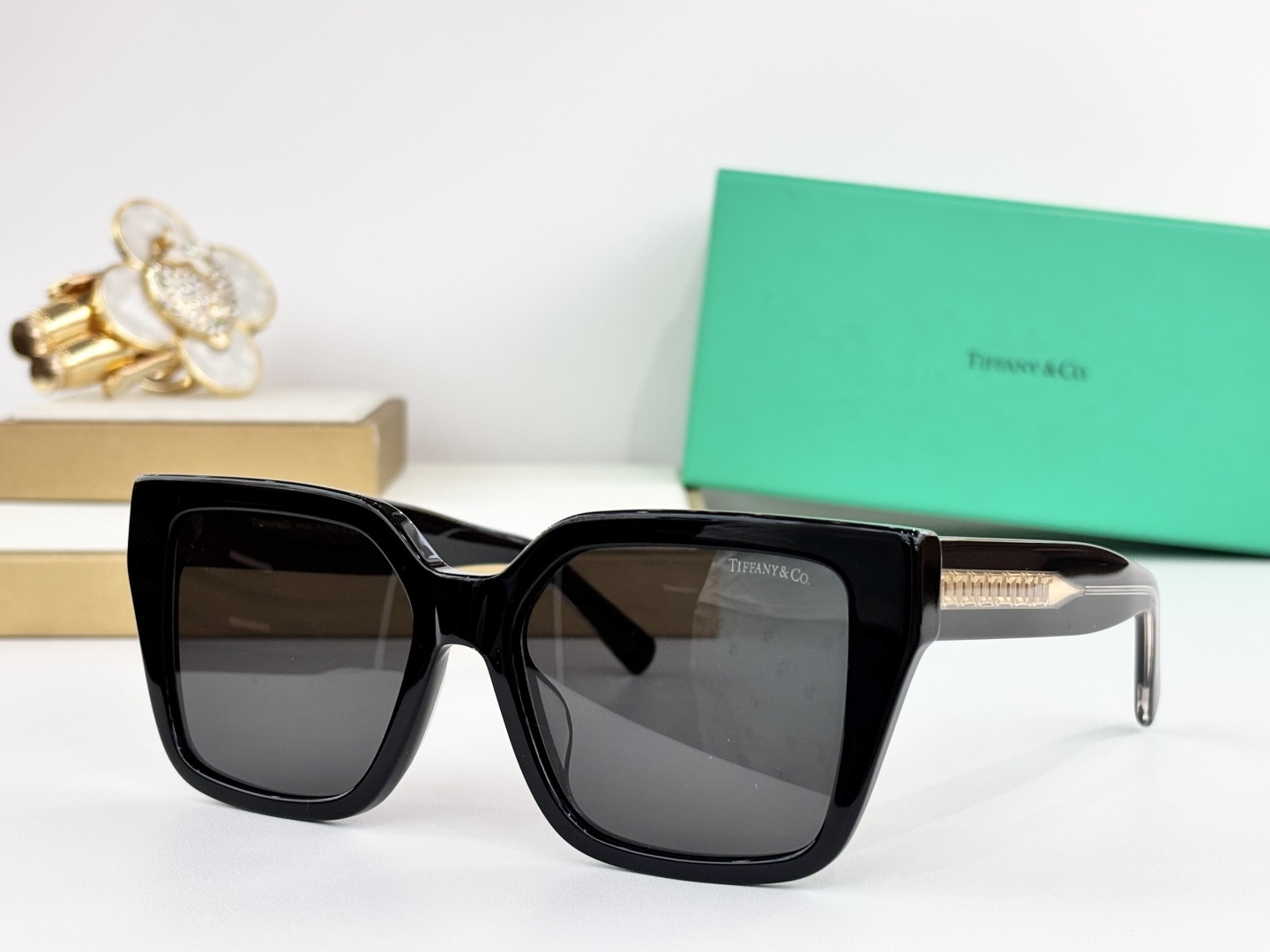 TIFFANY&Co.MODEL：TF4235SIZE：55口18-143