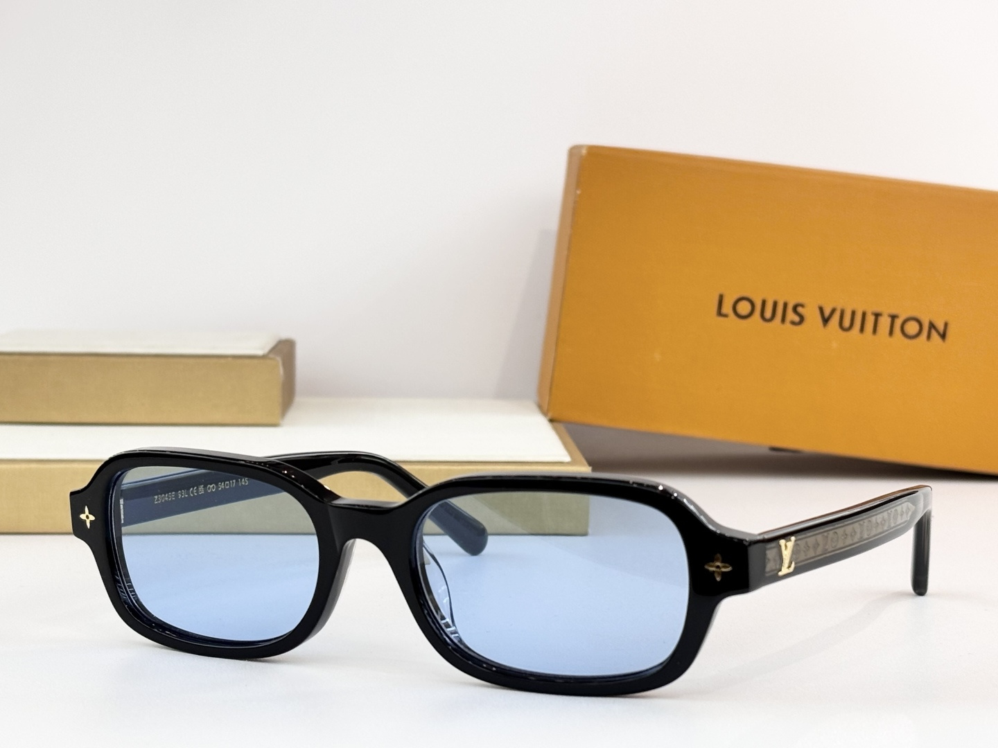 LOUIS VUITTONMODEL：Z3045USize：54口17 145