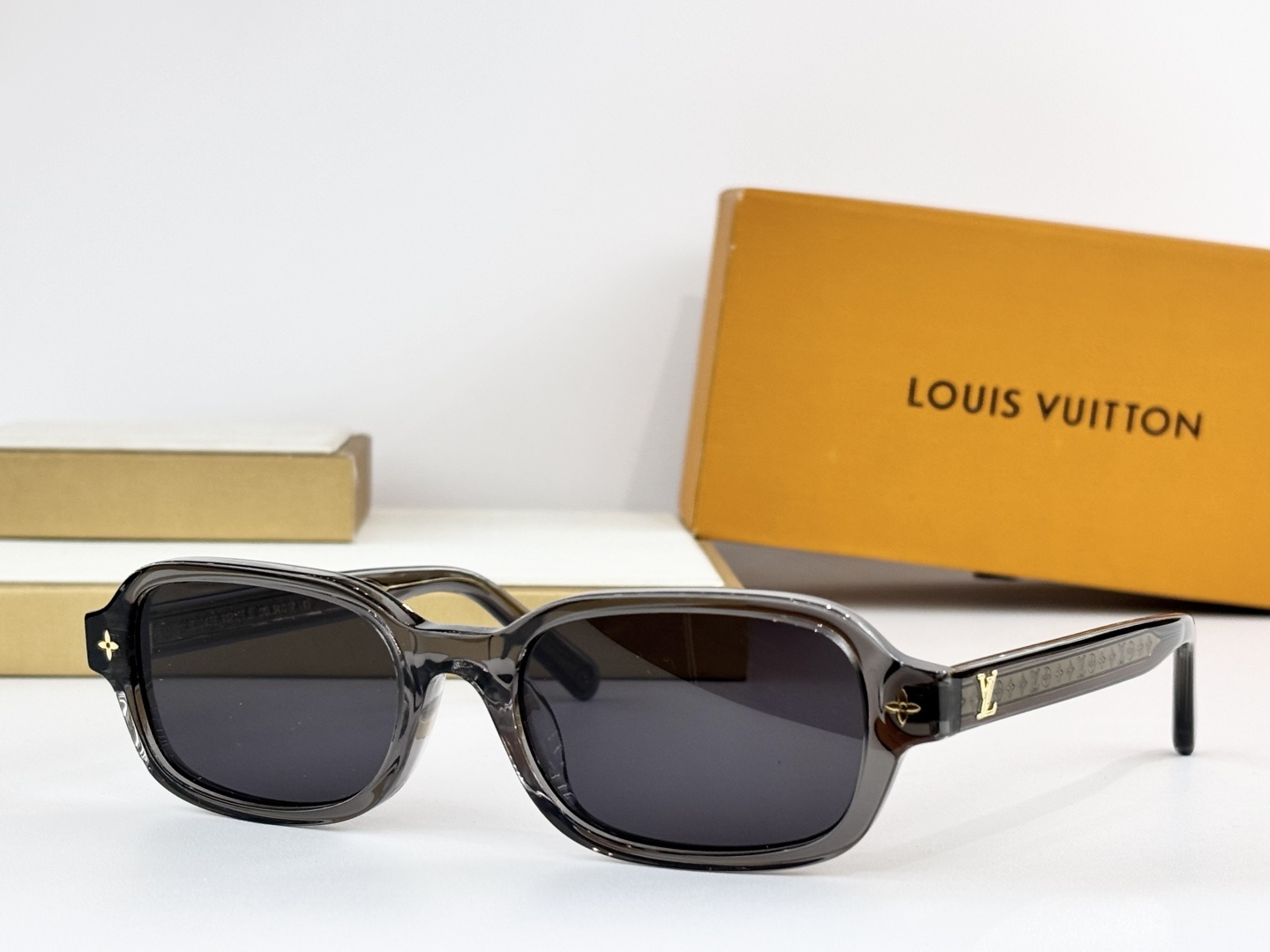 LOUIS VUITTONMODEL：Z3045USize：54口17 145