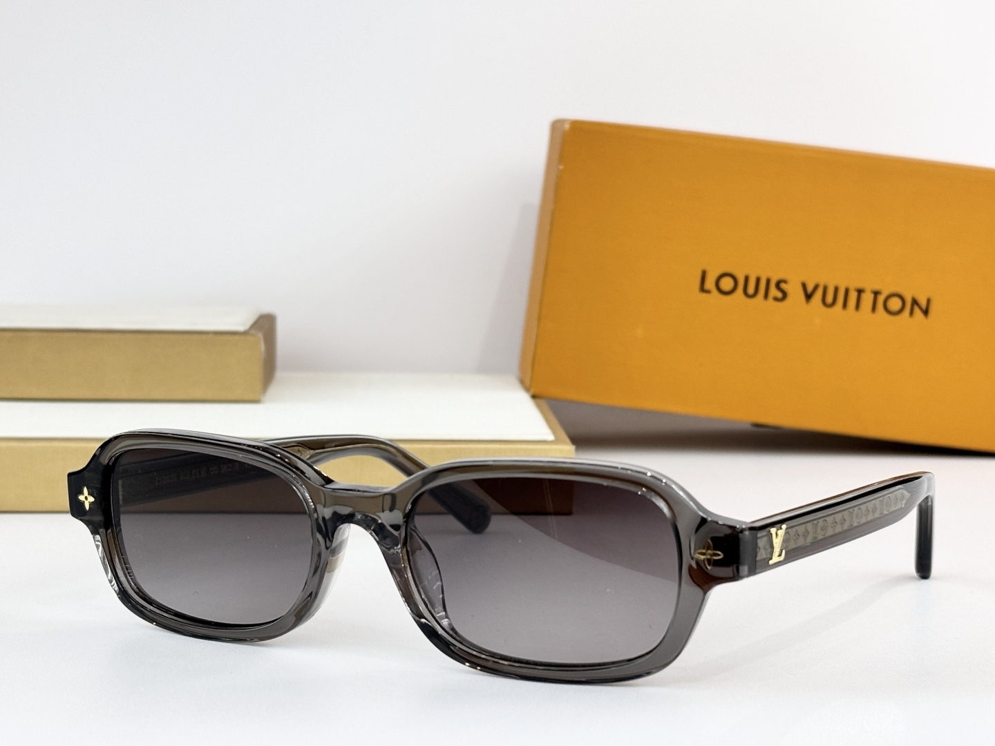 LOUIS VUITTONMODEL：Z3045USize：54口17 145