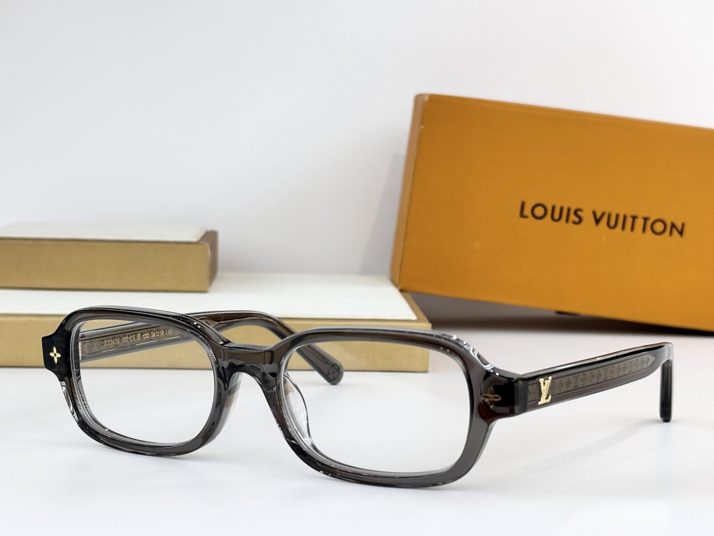 LOUIS VUITTONMODEL：Z3045USize：54口17 145