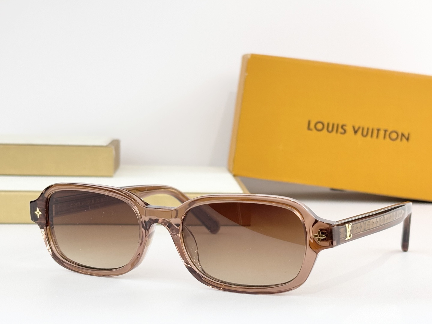 LOUIS VUITTONMODEL：Z3045USize：54口17 145