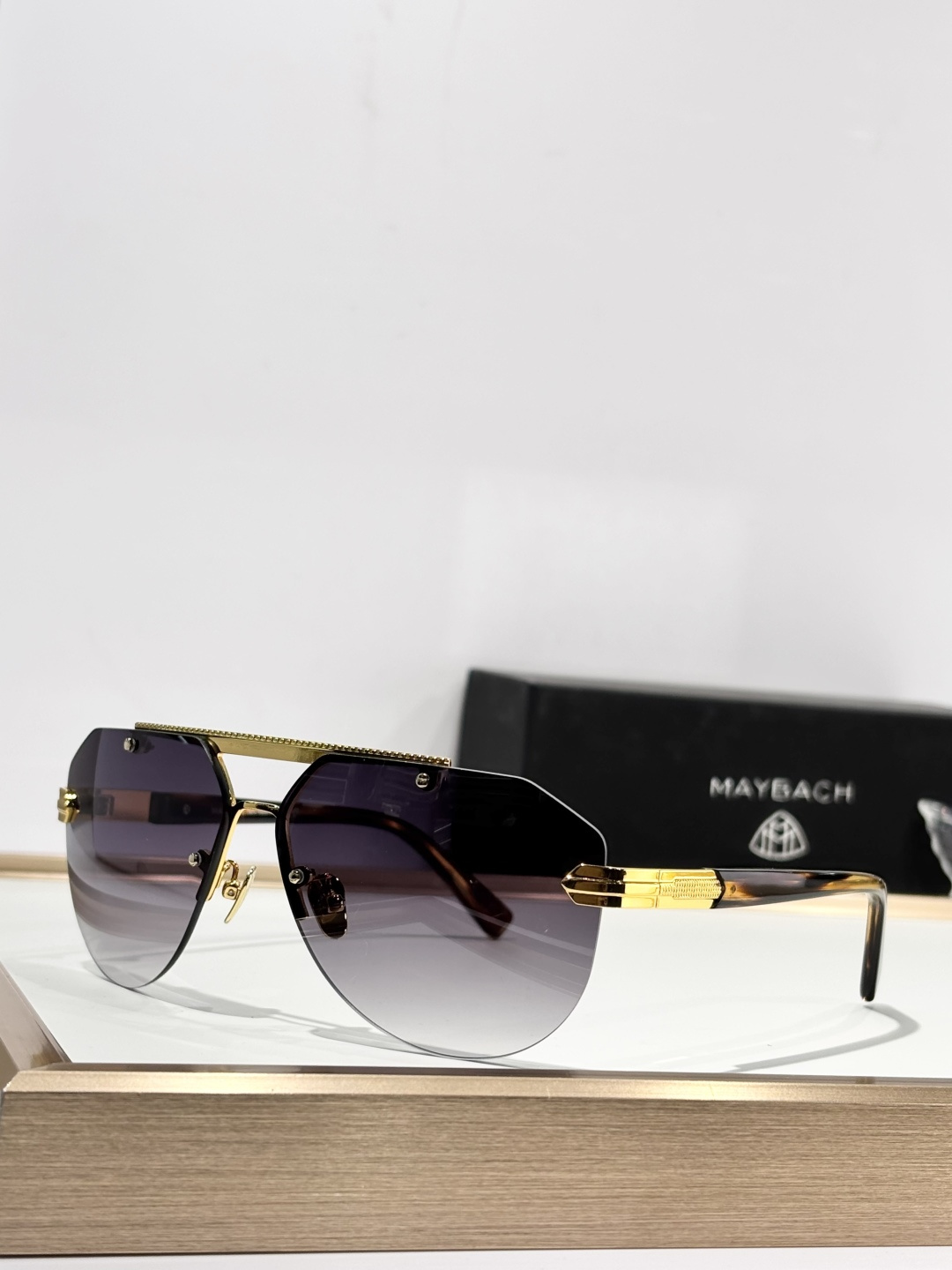 迈巴赫 MAYBACMOD：SurPassSIZE:61-12-140