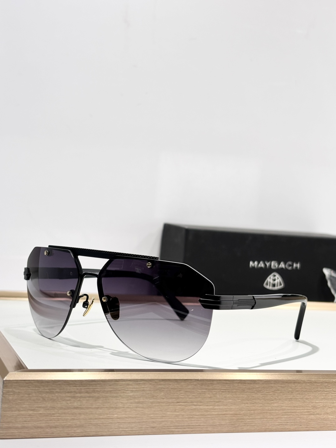 迈巴赫 MAYBACMOD：SurPassSIZE:61-12-140