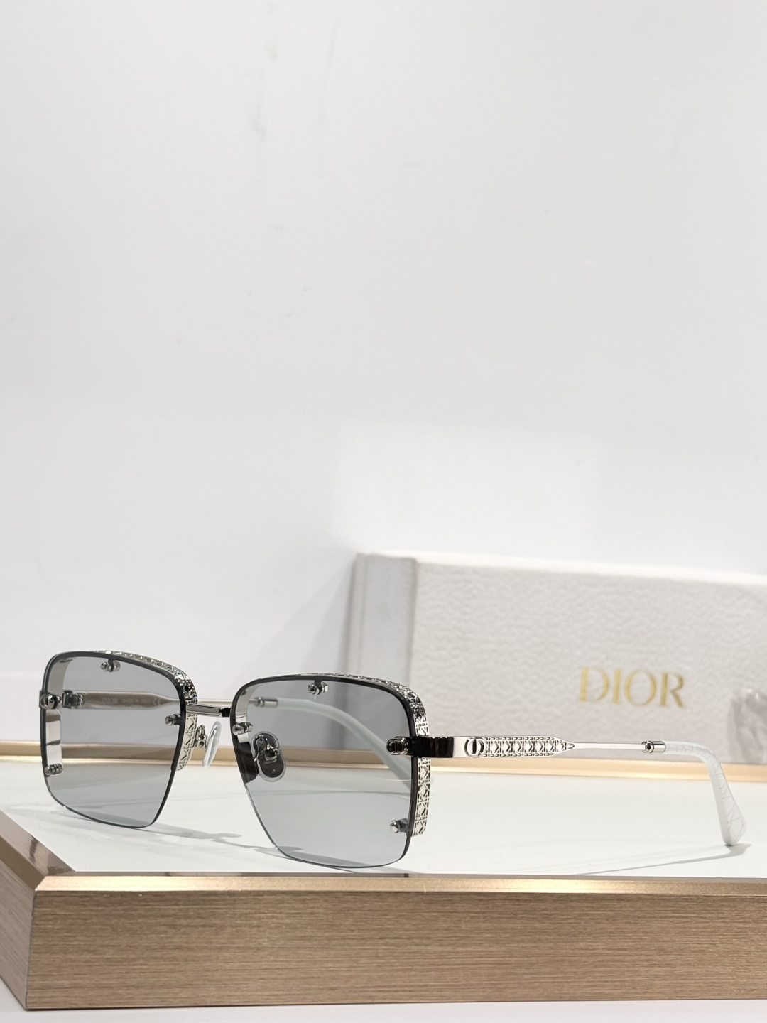 DIORMODEL:NEODS4UXRSIZE：58口15-140