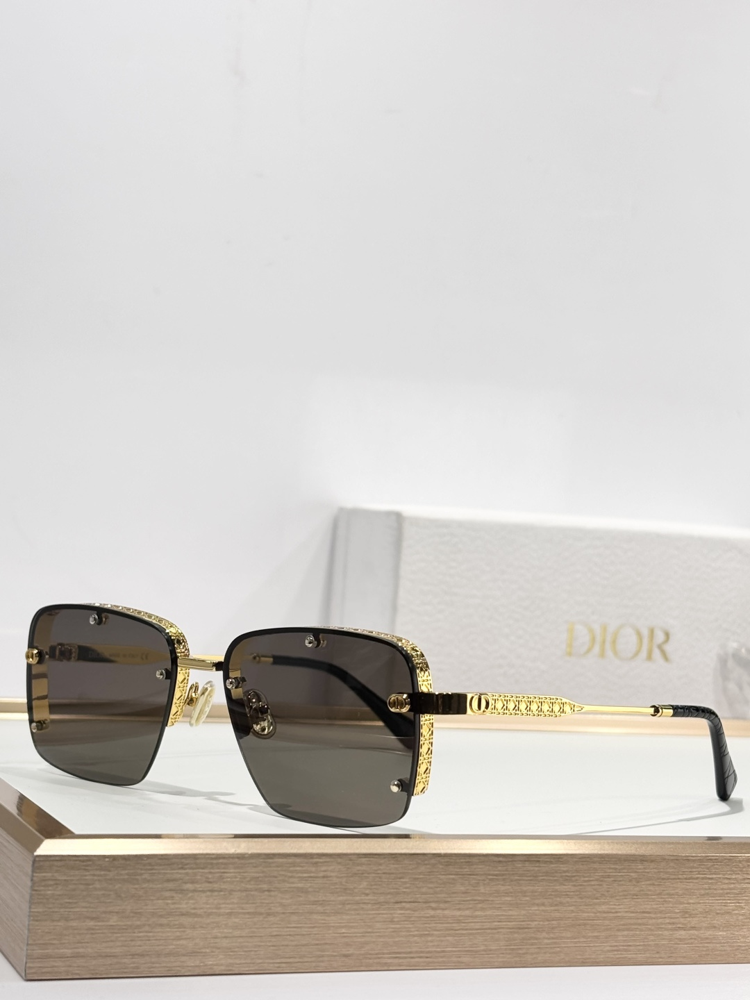 DIORMODEL:NEODS4UXRSIZE：58口15-140