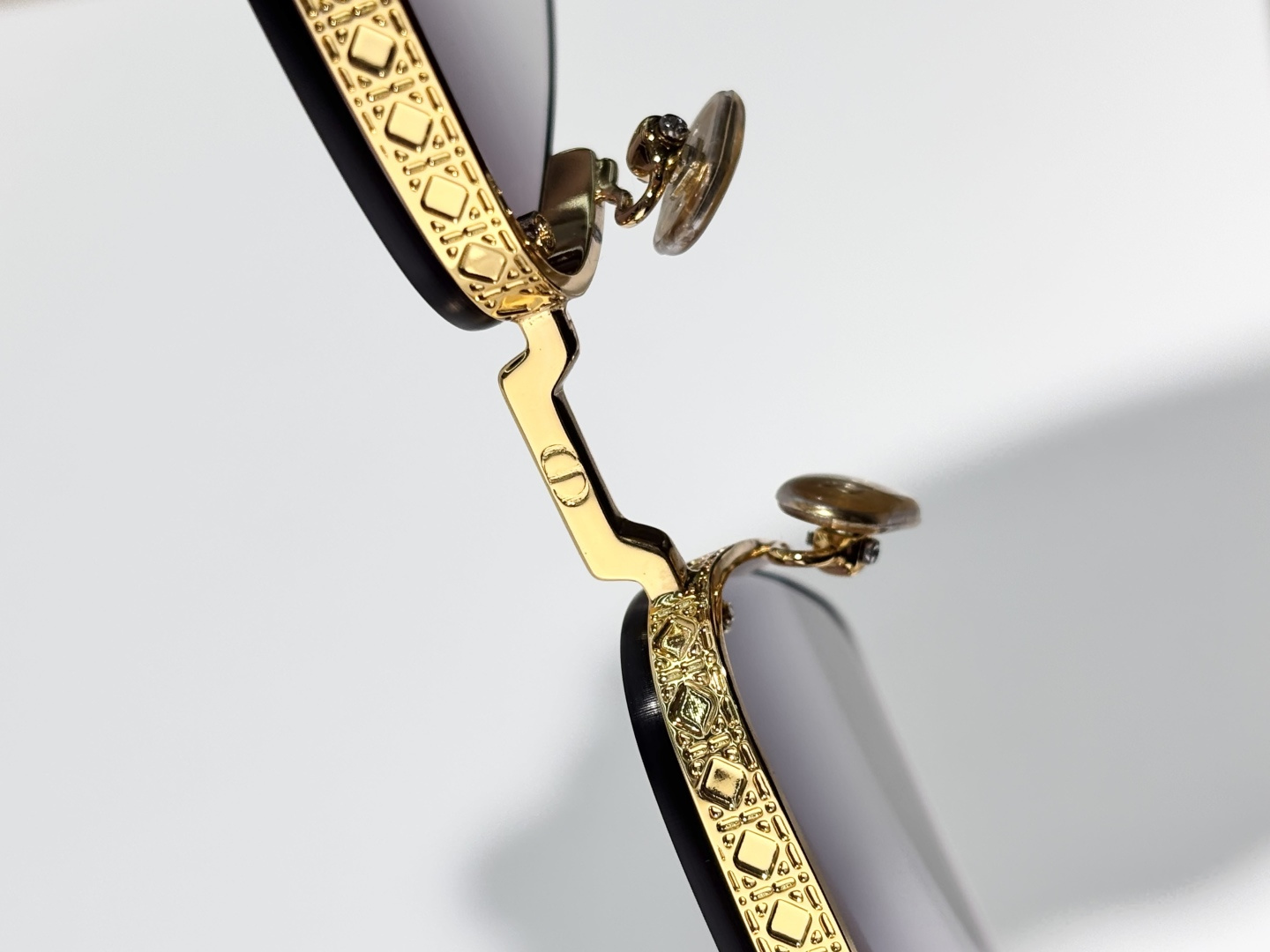 DIORMODEL:NEODS4UXRSIZE：58口15-140