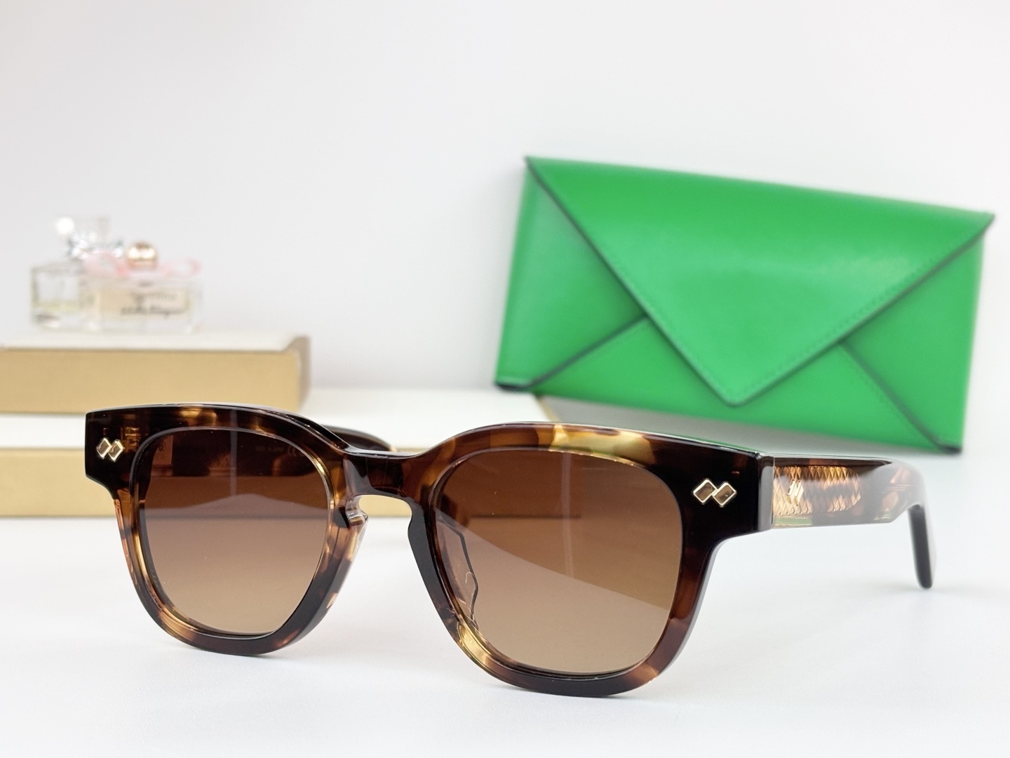 BOTTEGA VENET*MODEL：BV1441SSIZE：48口20-145