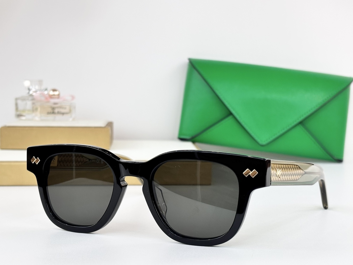 BOTTEGA VENET*MODEL：BV1441SSIZE：48口20-145