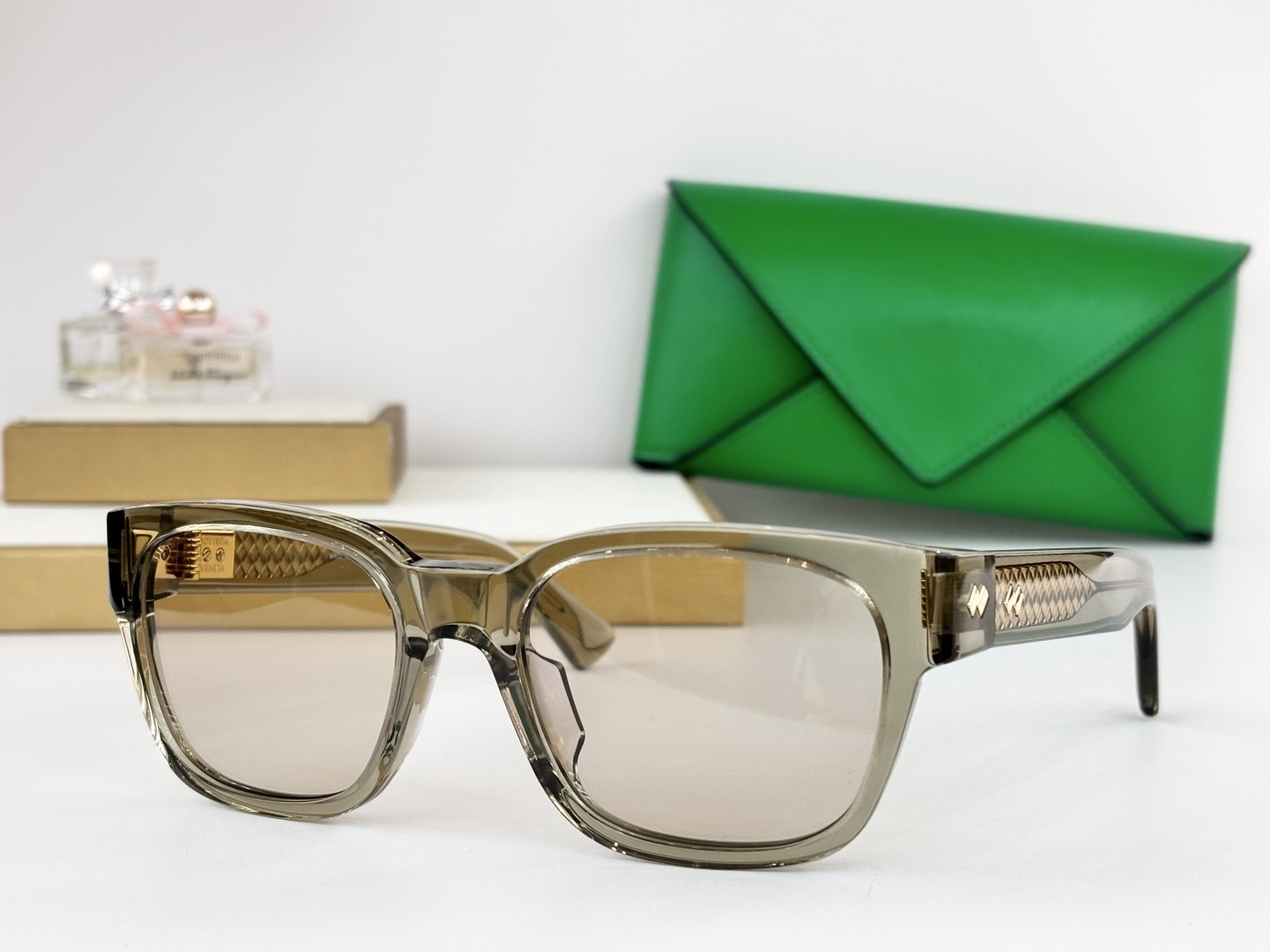 Bottega Venet*Mod ：BV1403OSize ：52口19-140