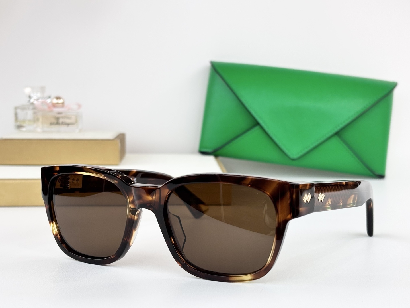 Bottega Venet*Mod ：BV1403OSize ：52口19-140