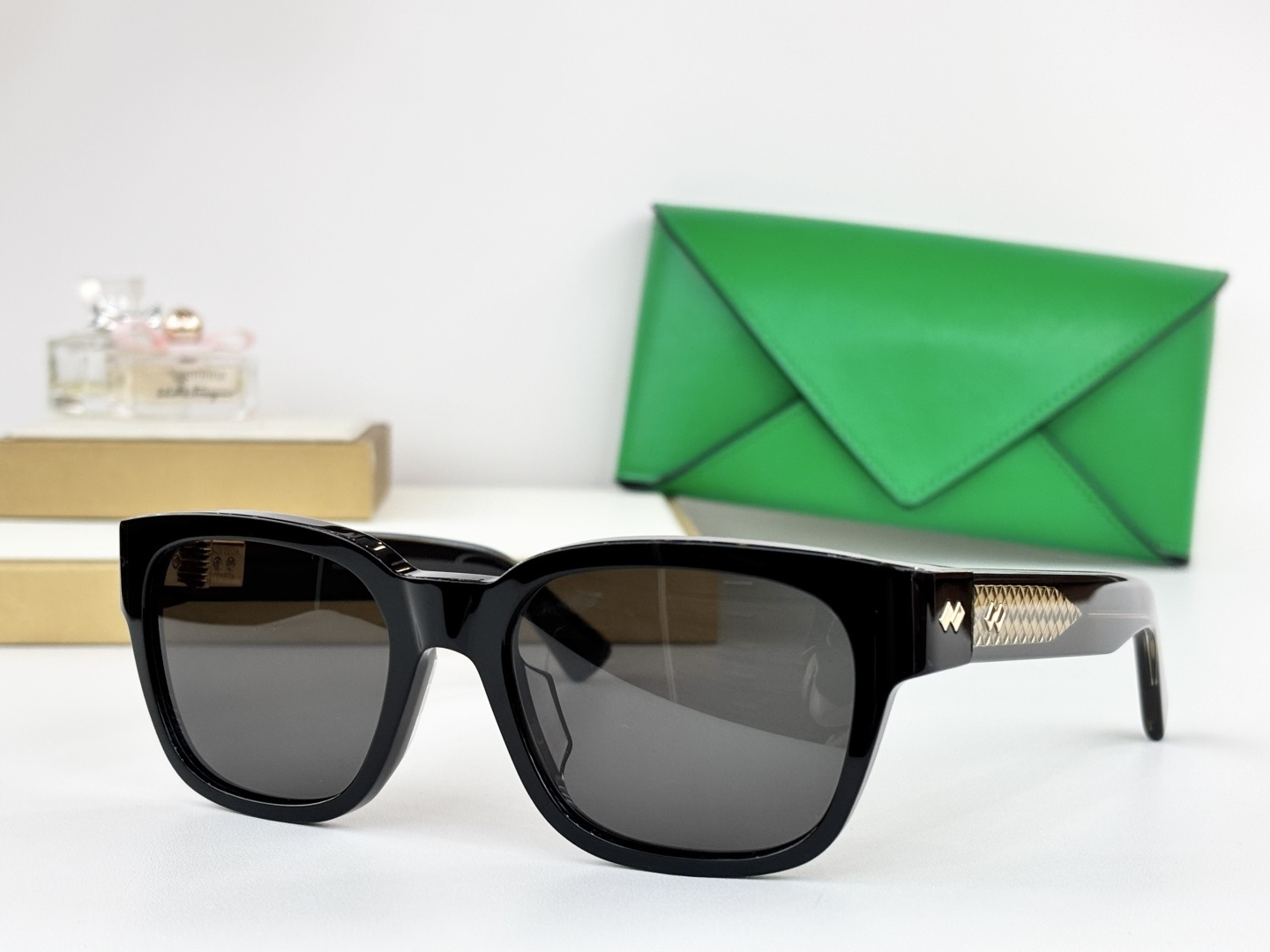 Bottega Venet*Mod ：BV1403OSize ：52口19-140