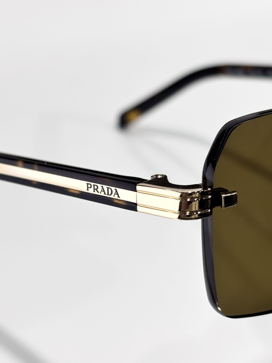 Prada Prad*