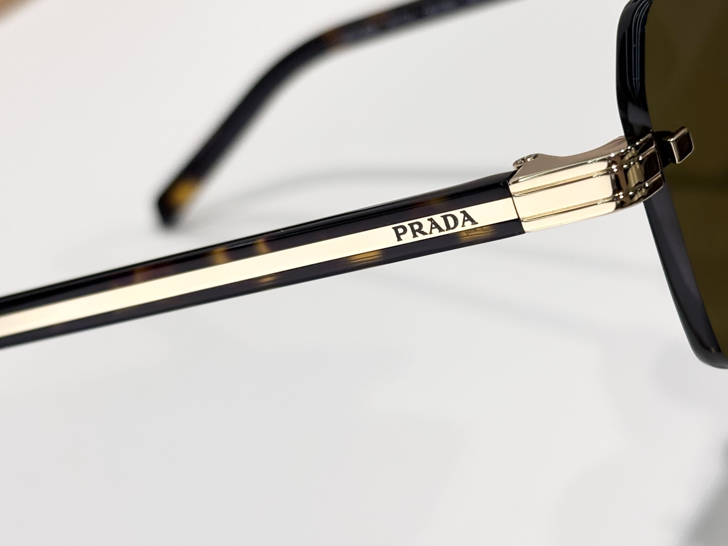 Prada Prad*